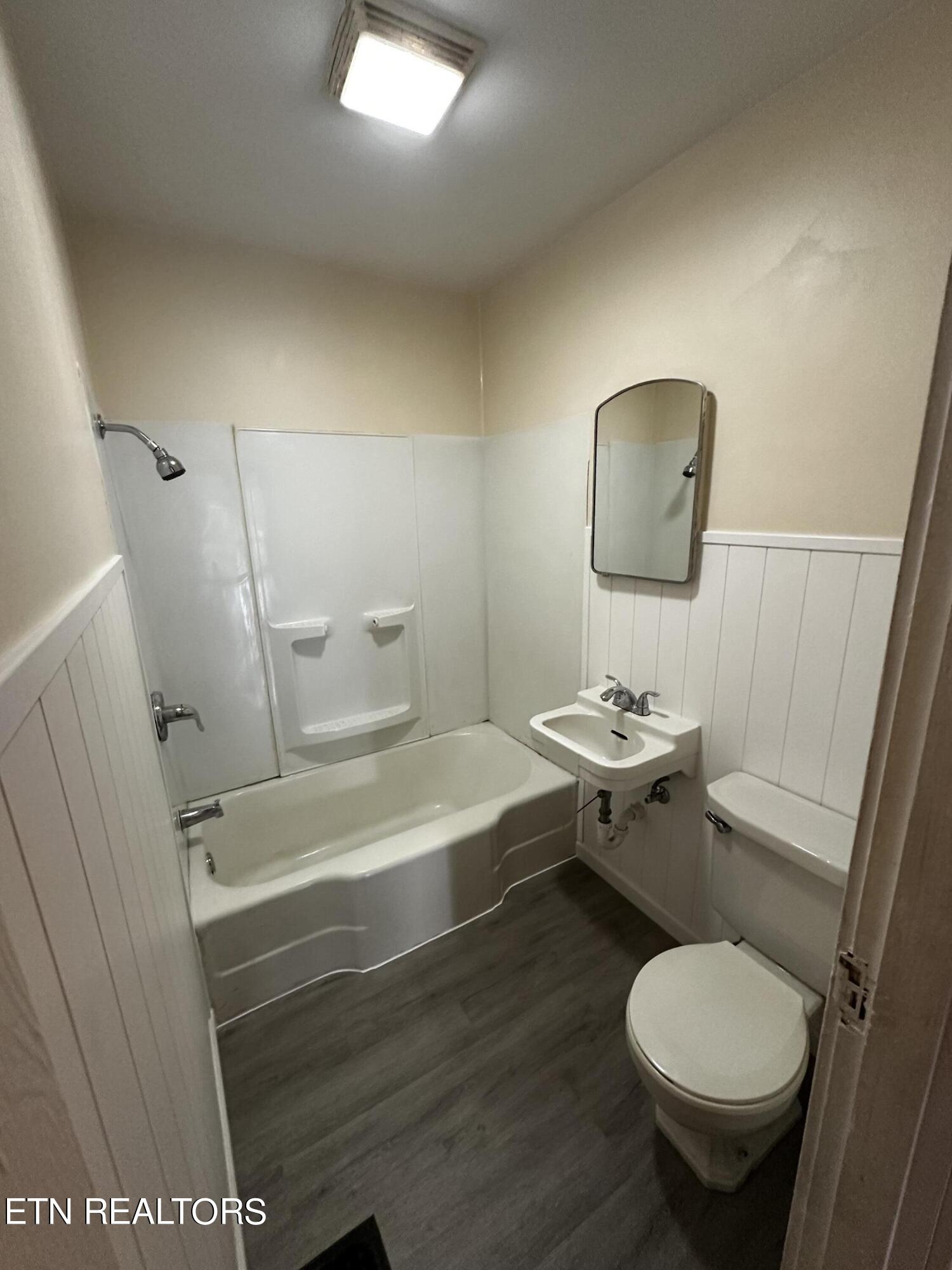 222 Hidell Rd