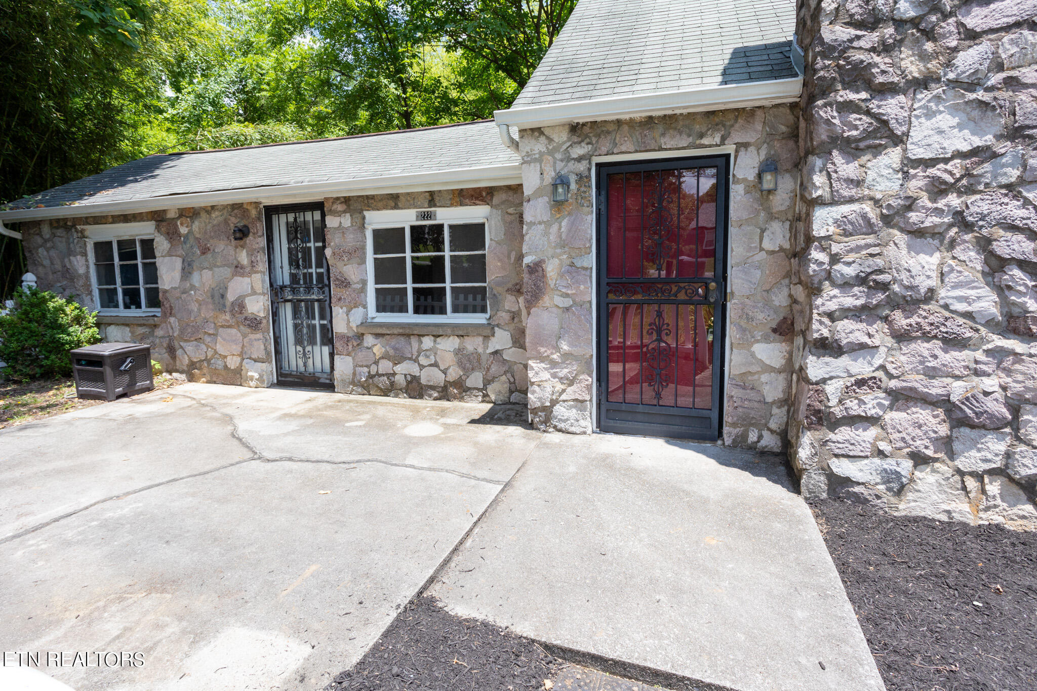 222 Hidell Rd