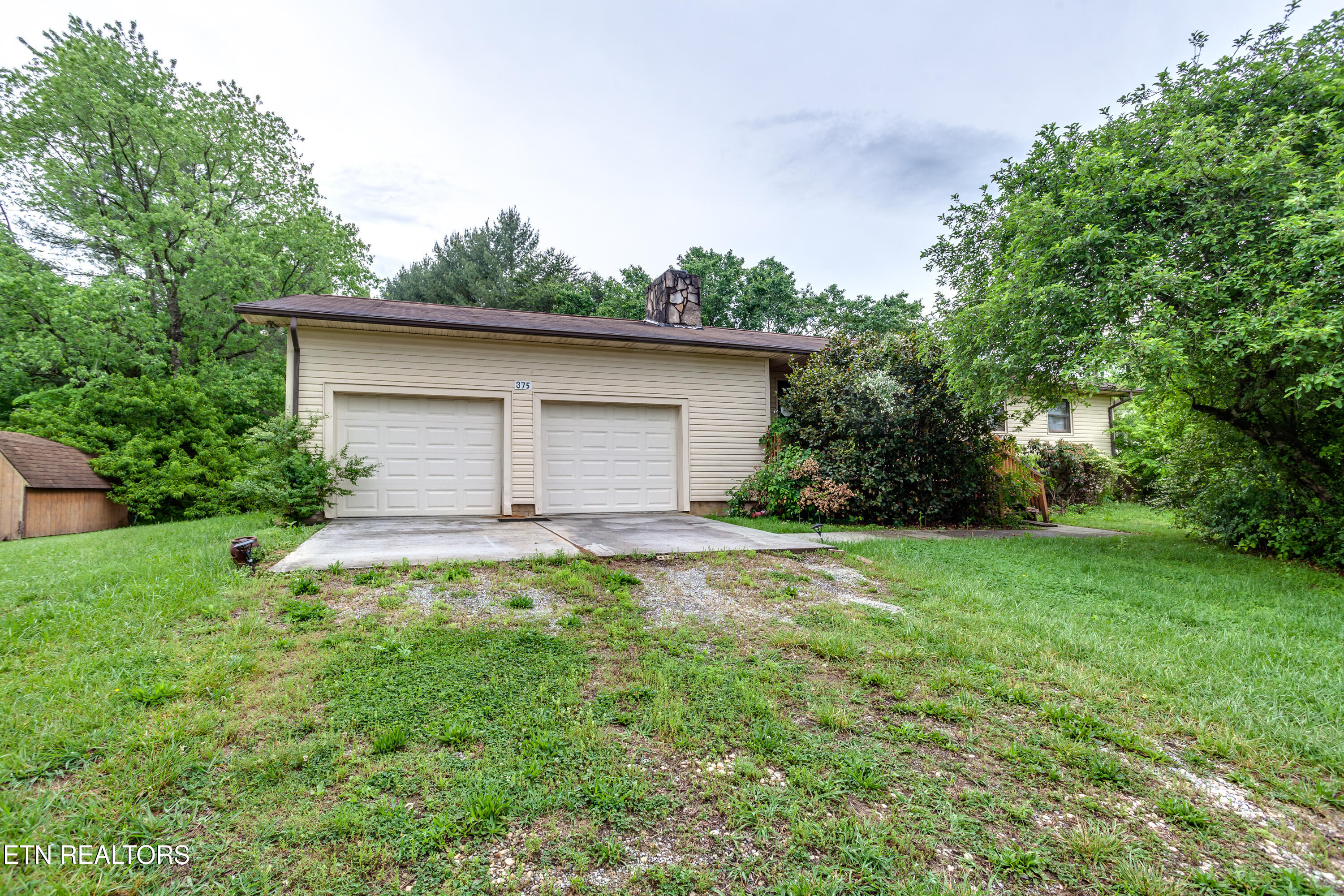 375 Rainbow Rd