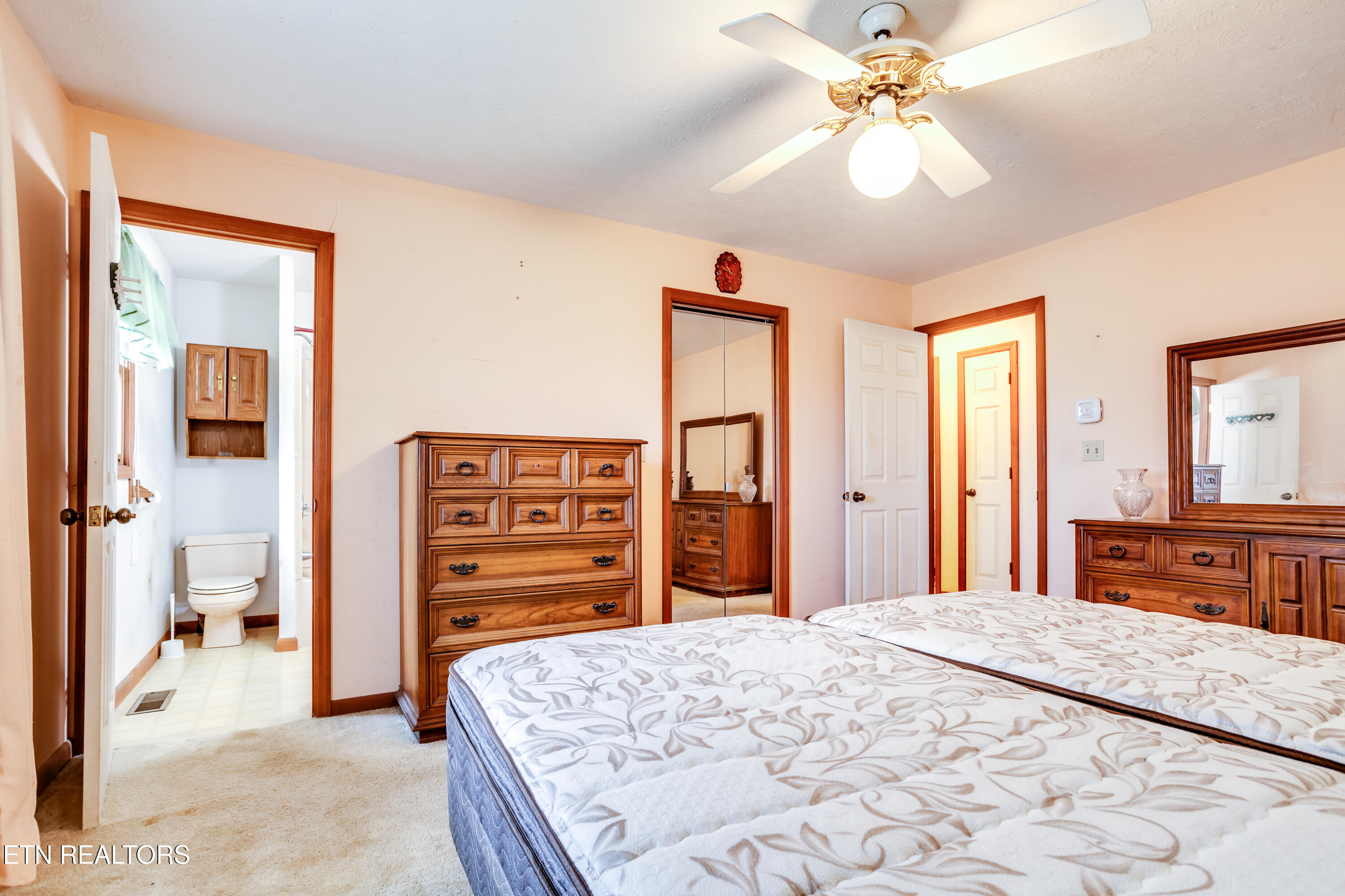 375 Rainbow Rd