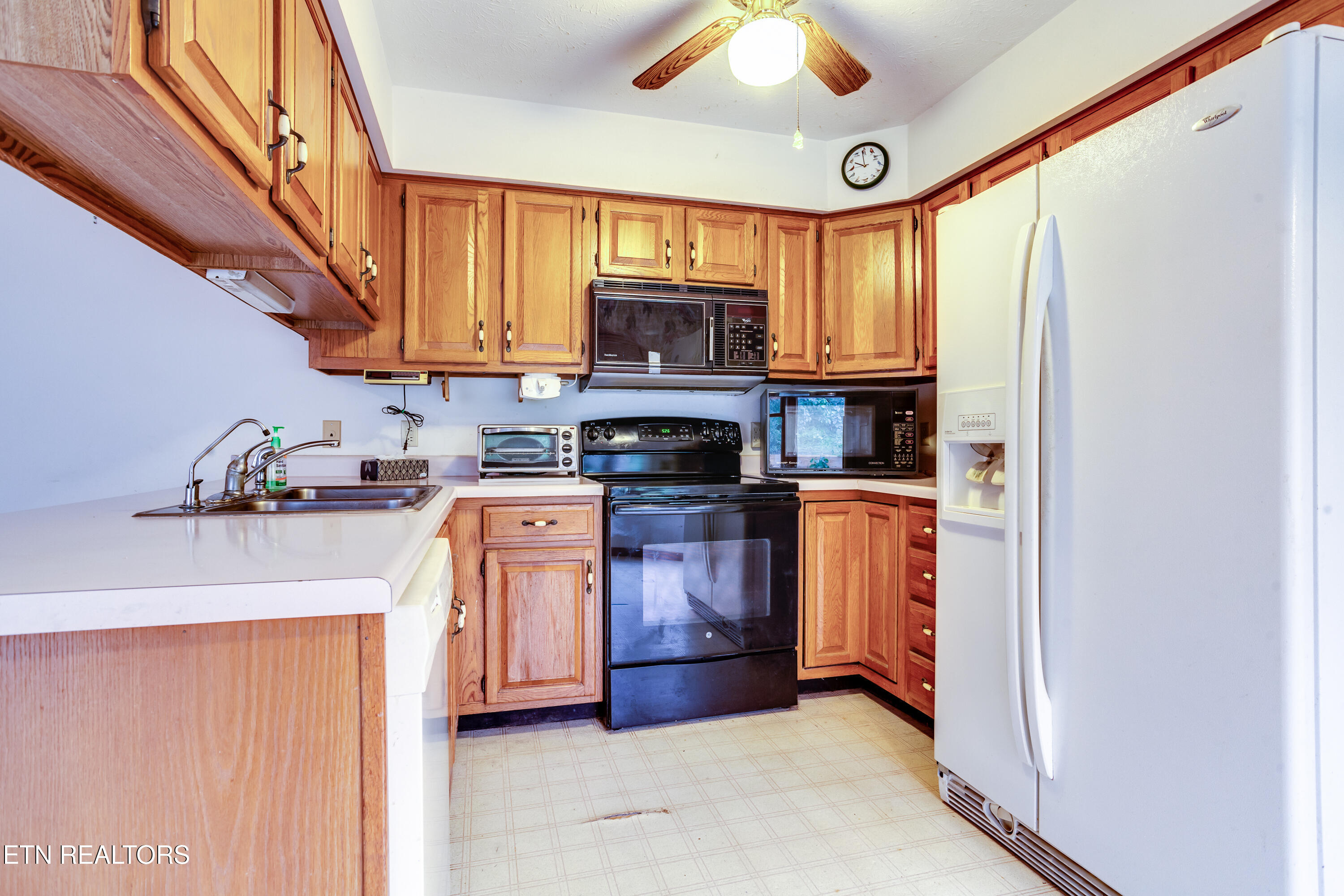 375 Rainbow Rd