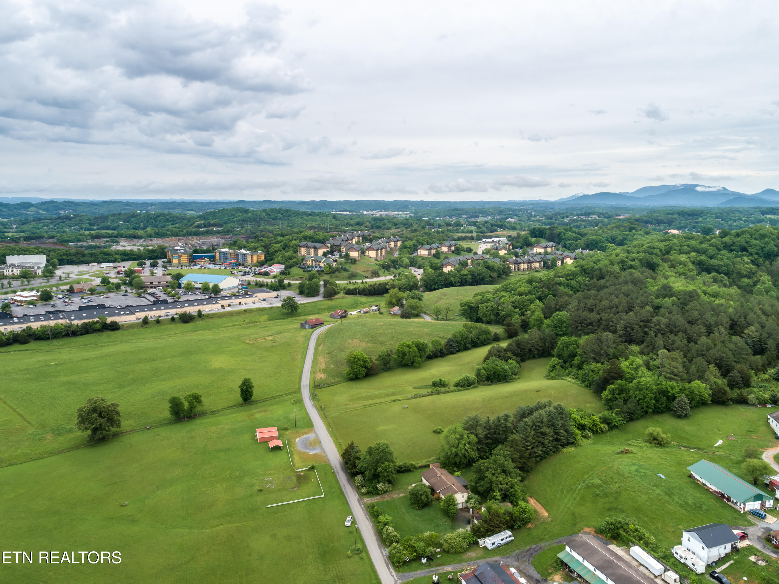 375 Rainbow Rd