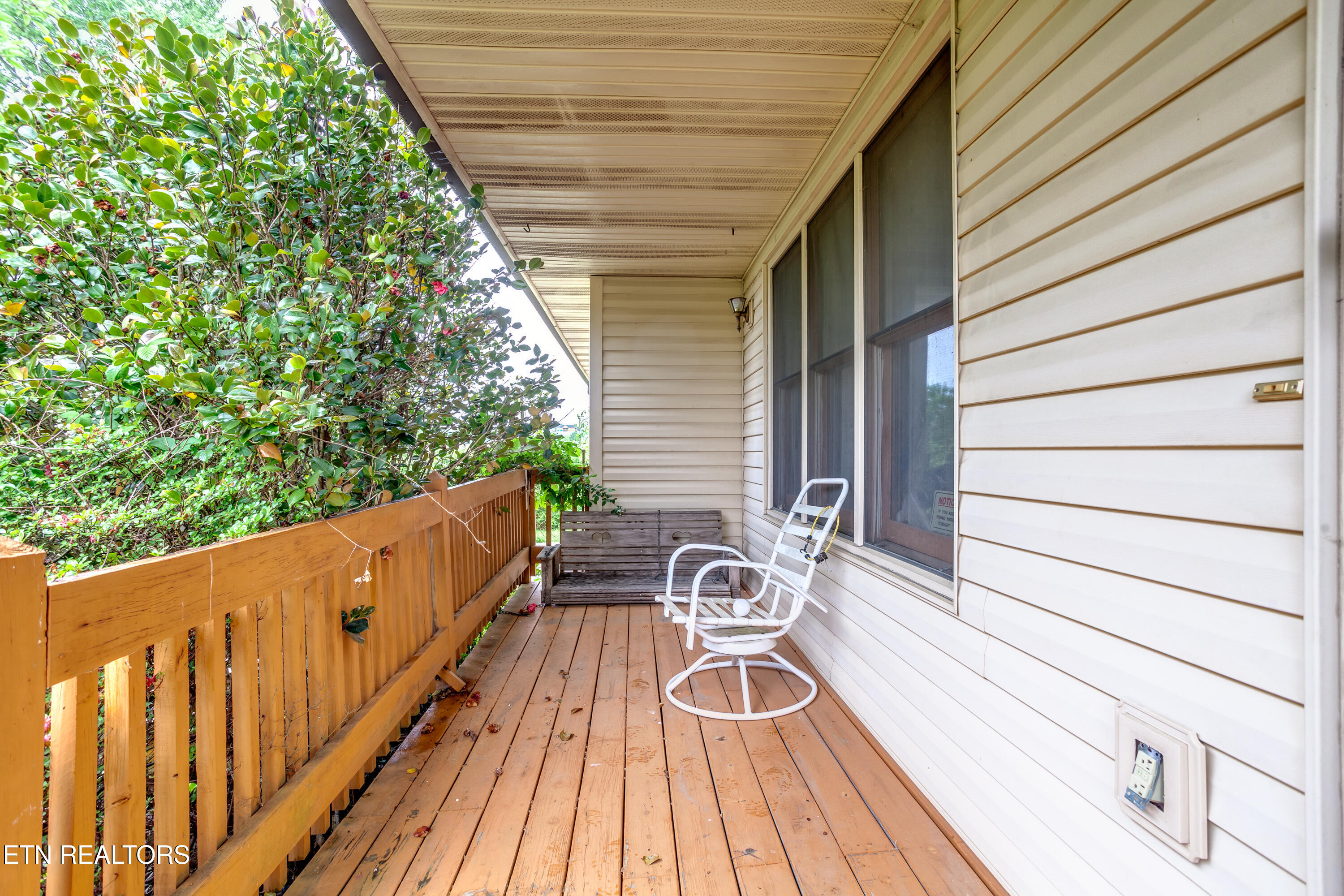 375 Rainbow Rd