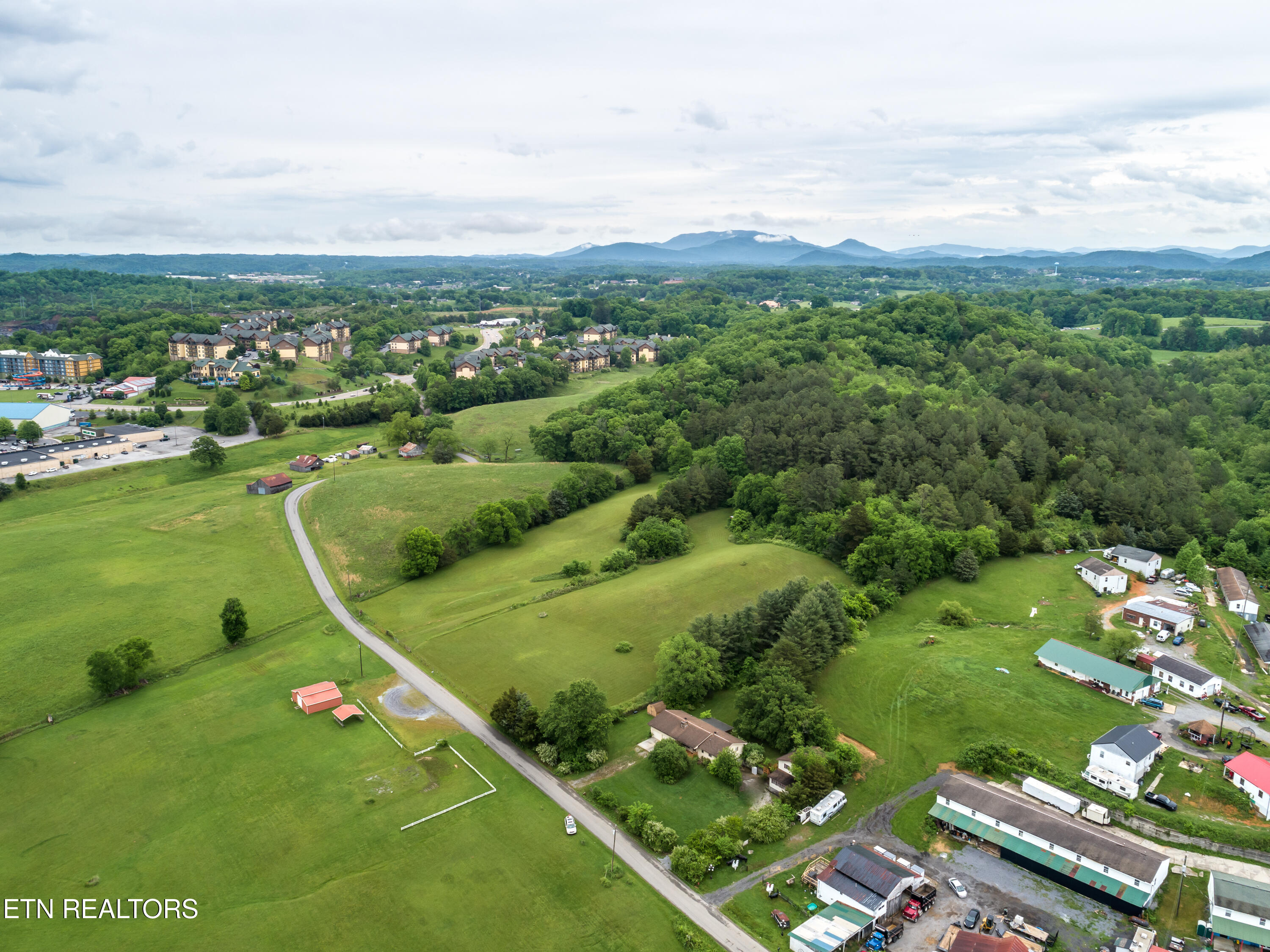375 Rainbow Rd
