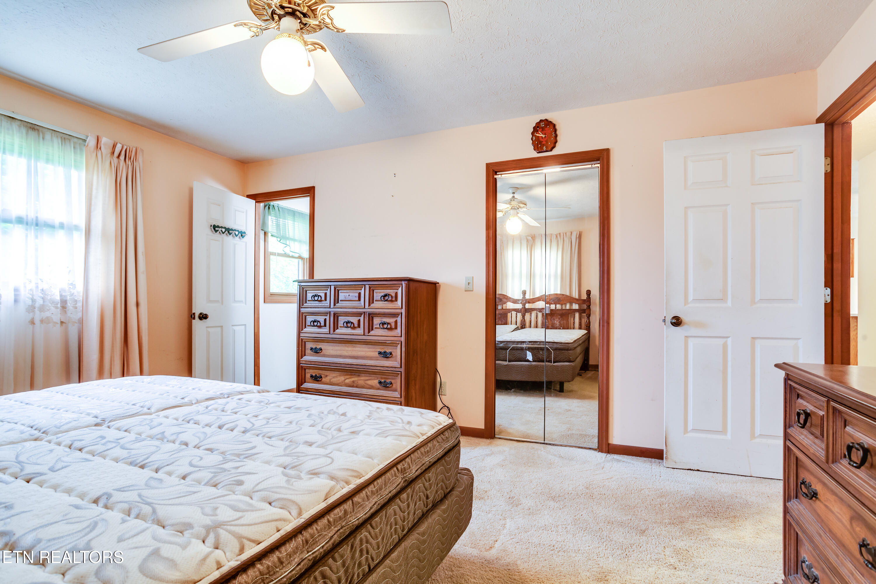375 Rainbow Rd