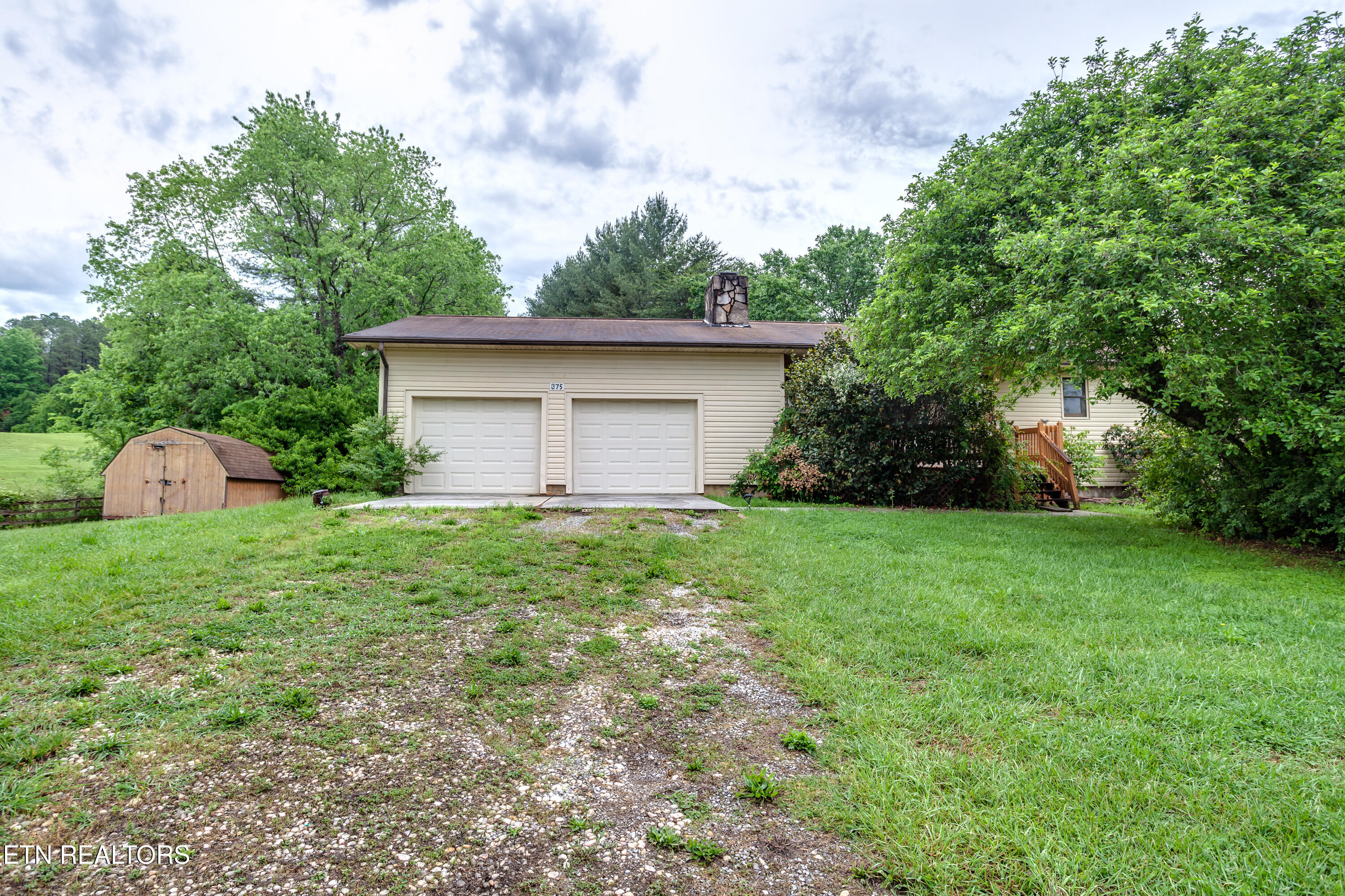 375 Rainbow Rd