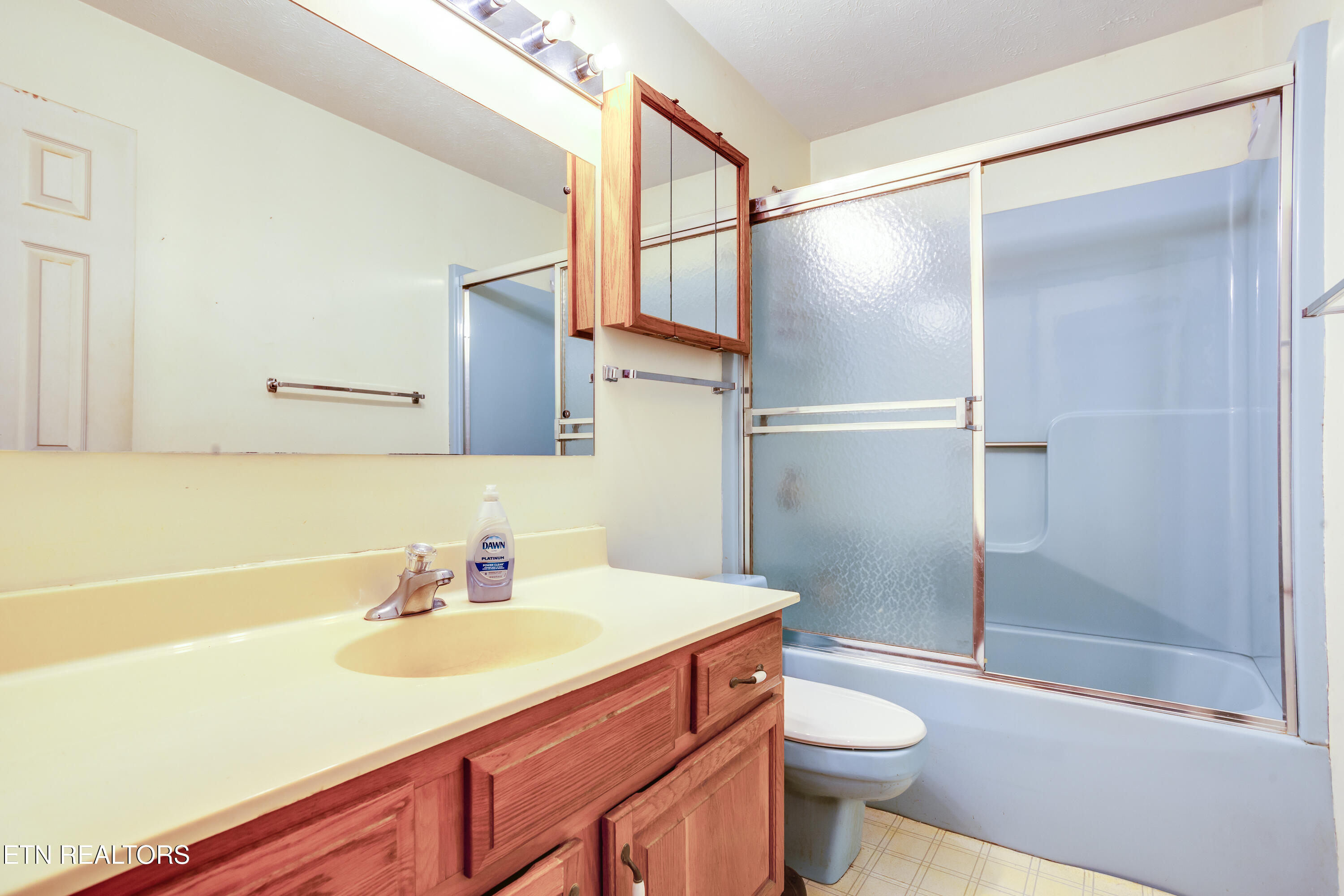 375 Rainbow Rd