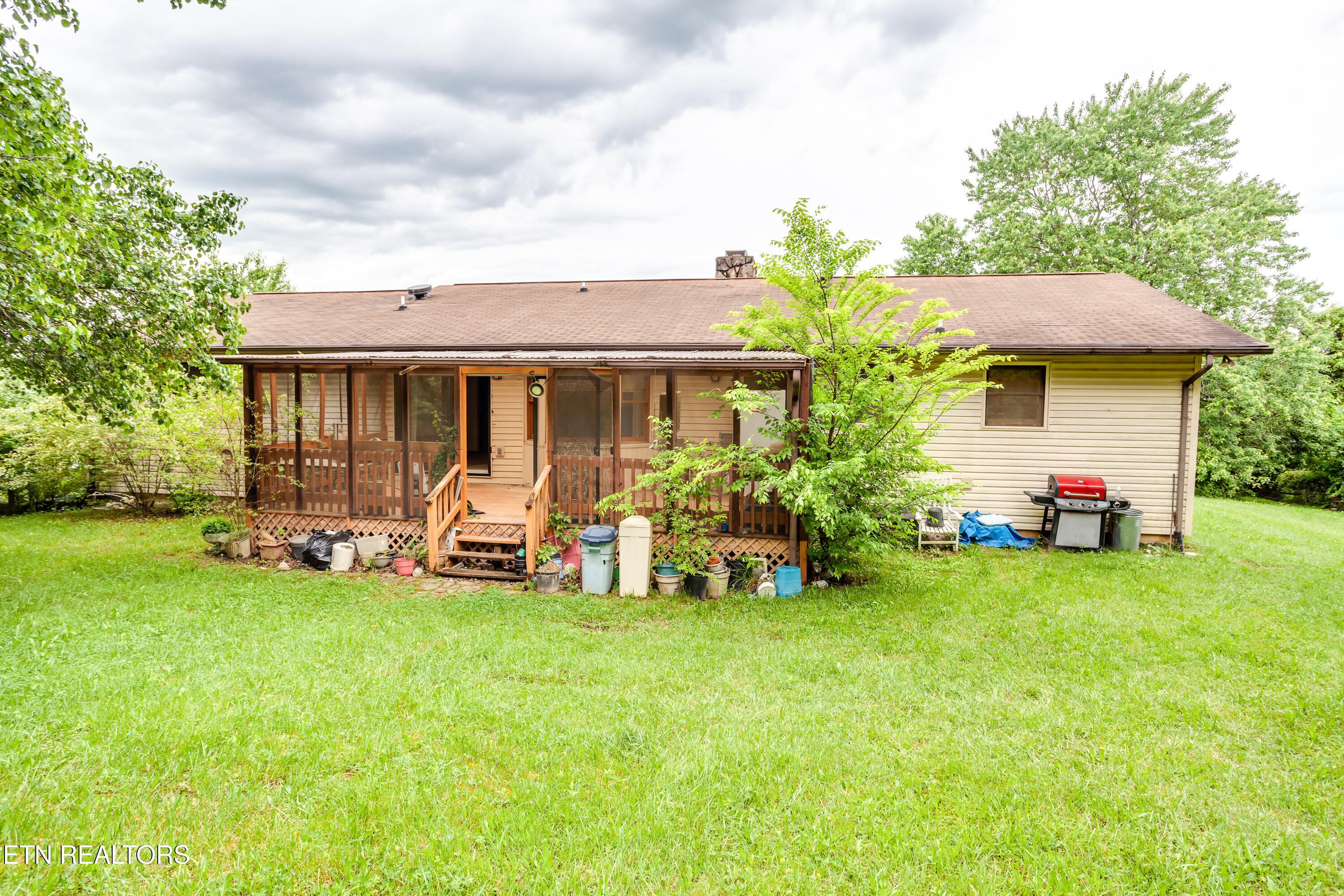 375 Rainbow Rd