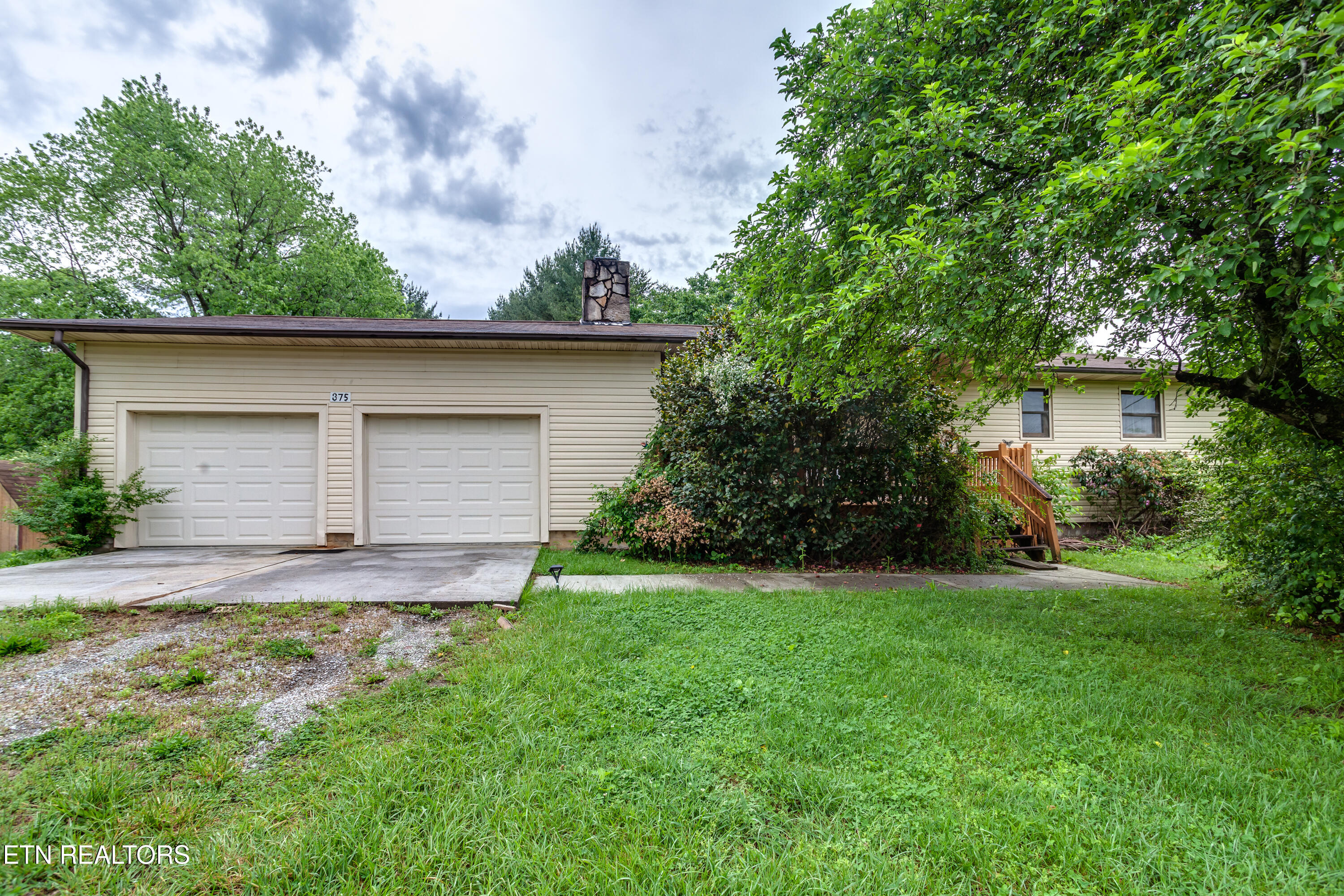 375 Rainbow Rd