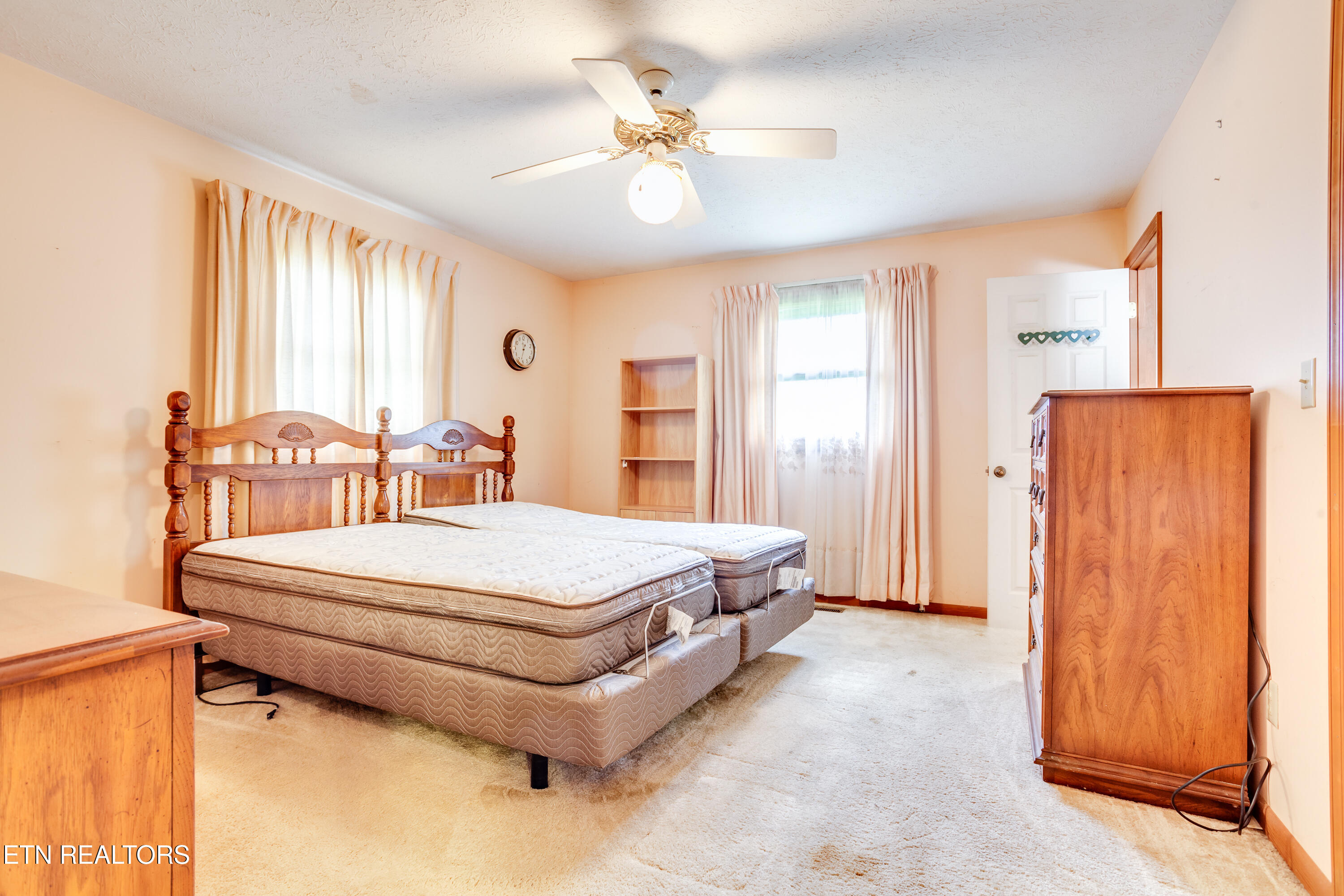 375 Rainbow Rd