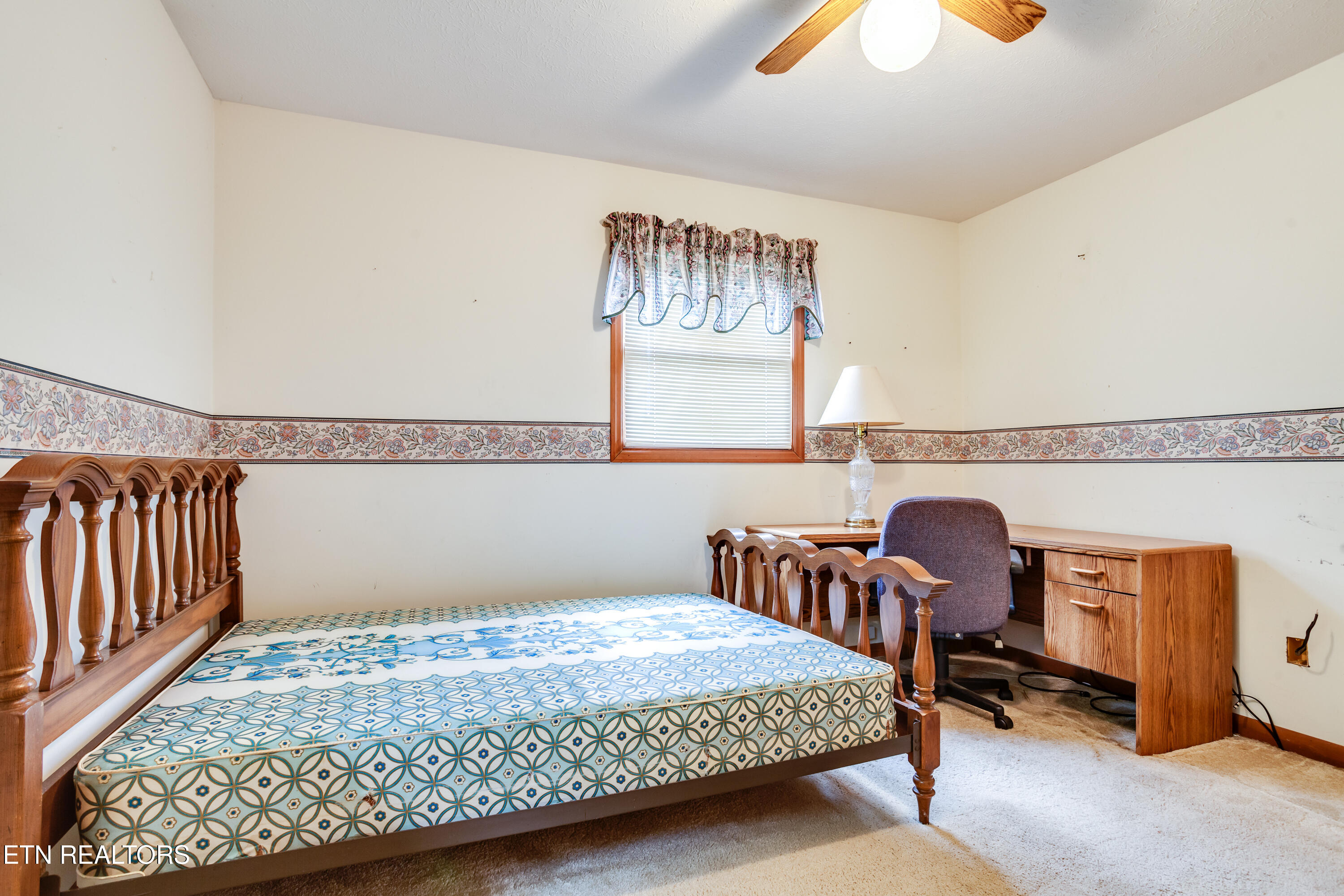 375 Rainbow Rd
