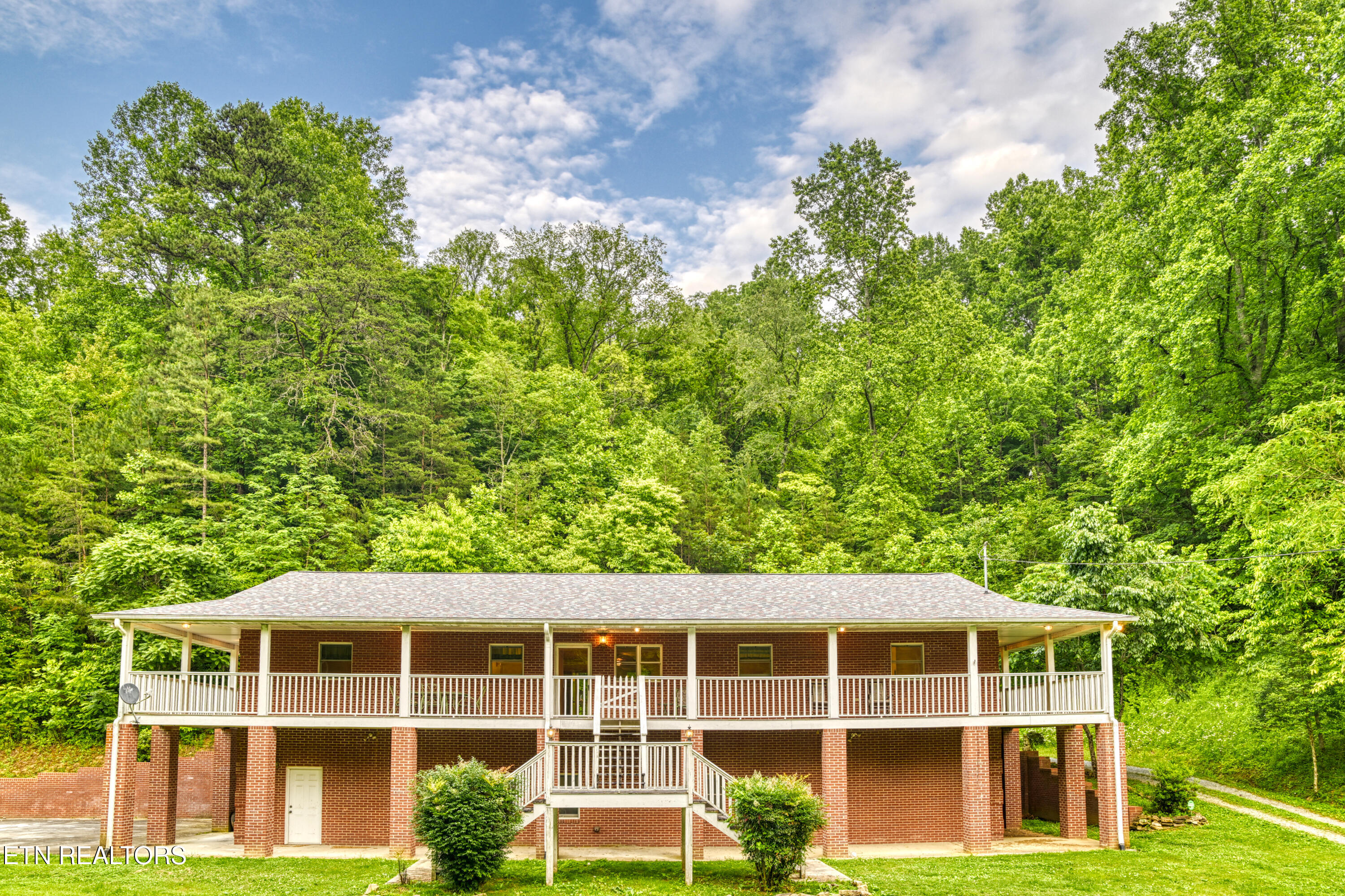 609 Lane Hollow Rd