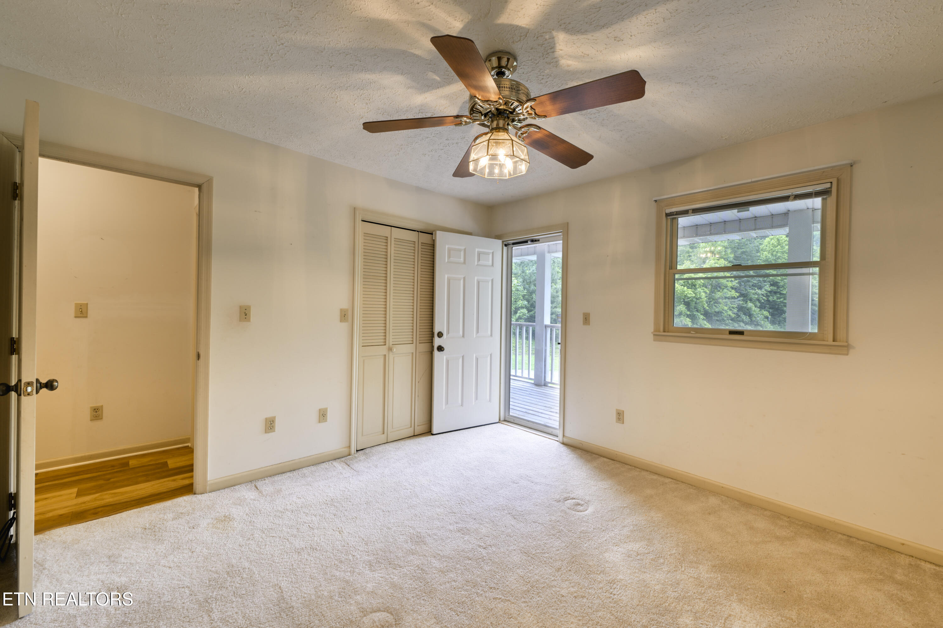 609 Lane Hollow Rd