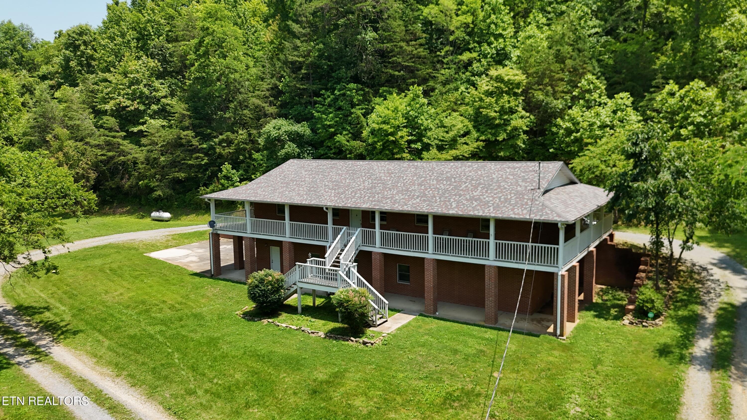 609 Lane Hollow Rd