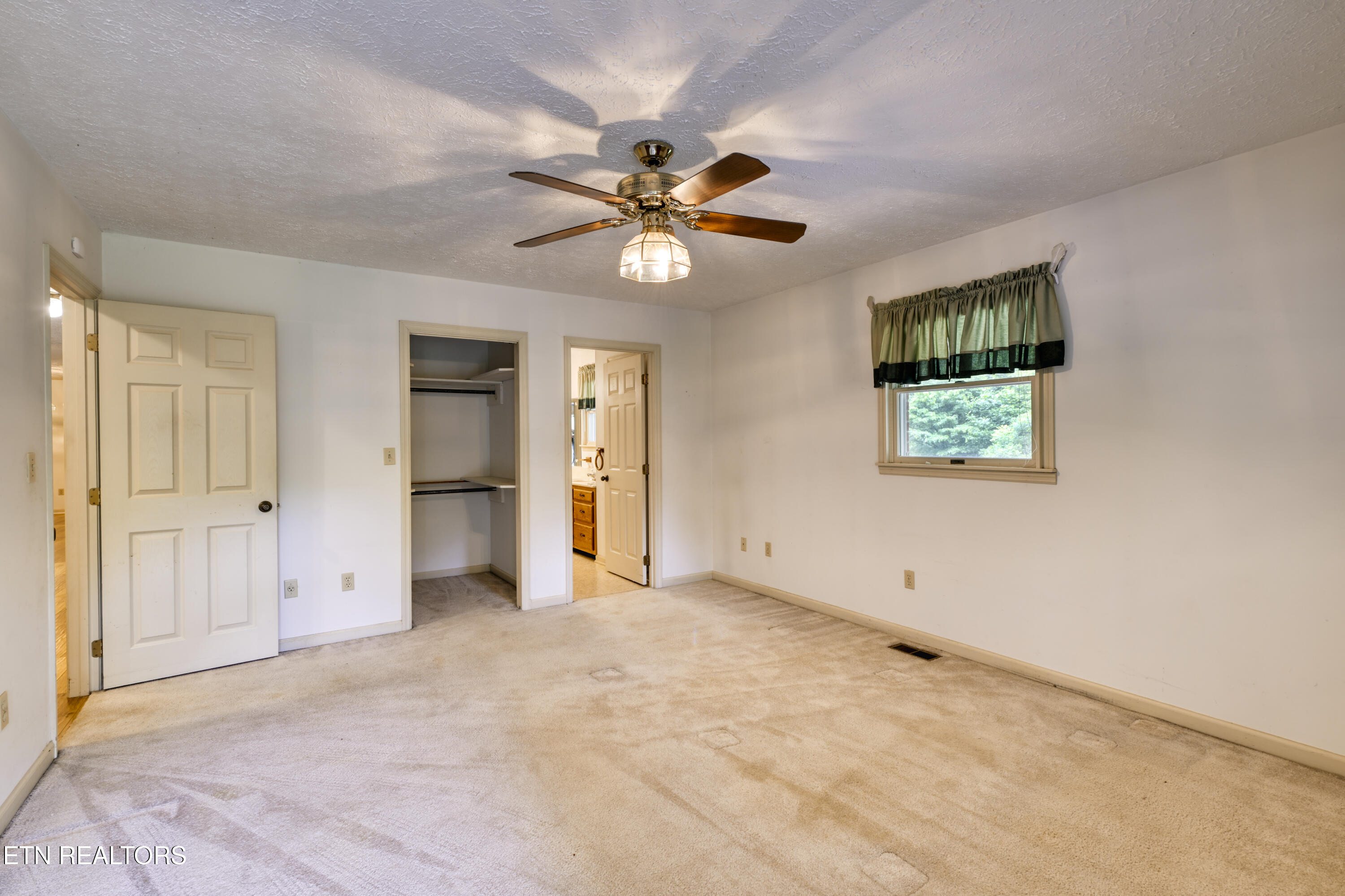 609 Lane Hollow Rd