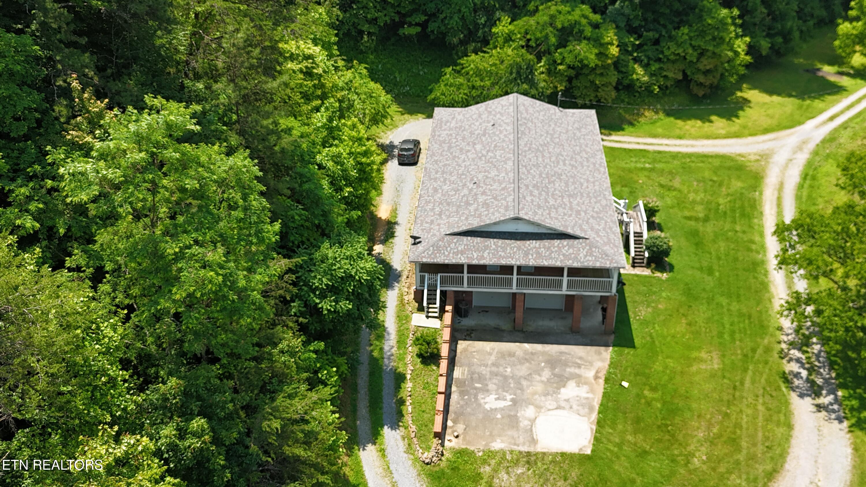 609 Lane Hollow Rd