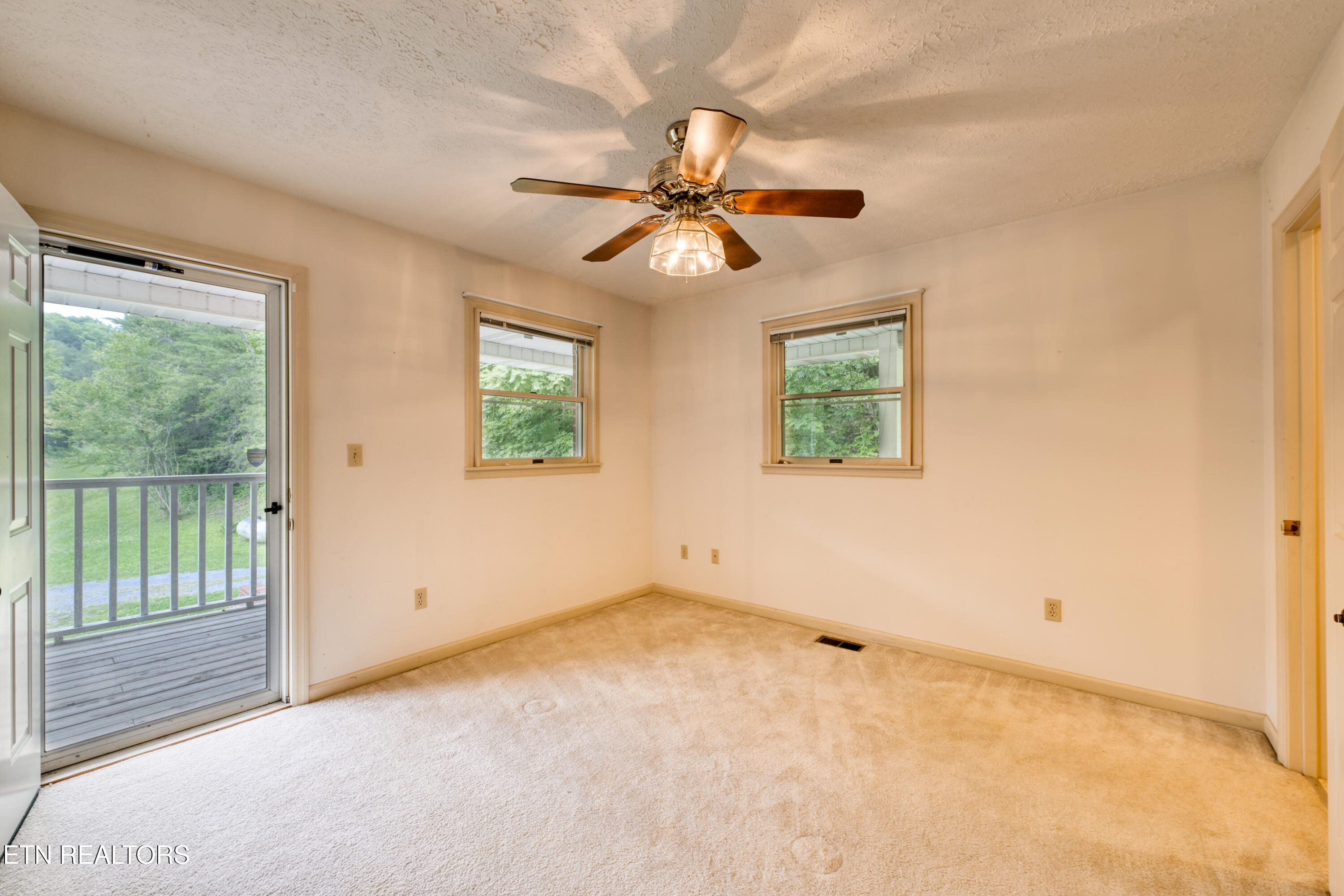 609 Lane Hollow Rd