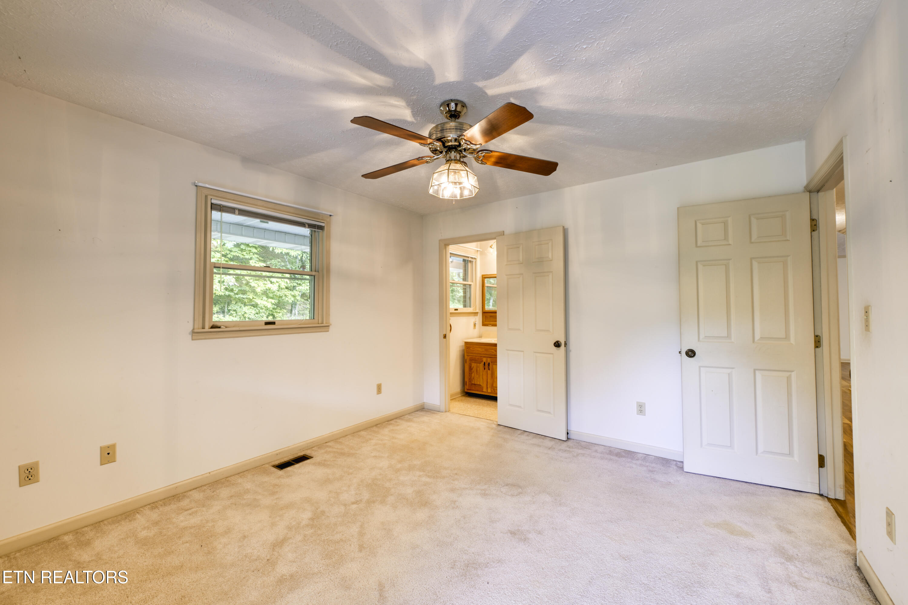 609 Lane Hollow Rd