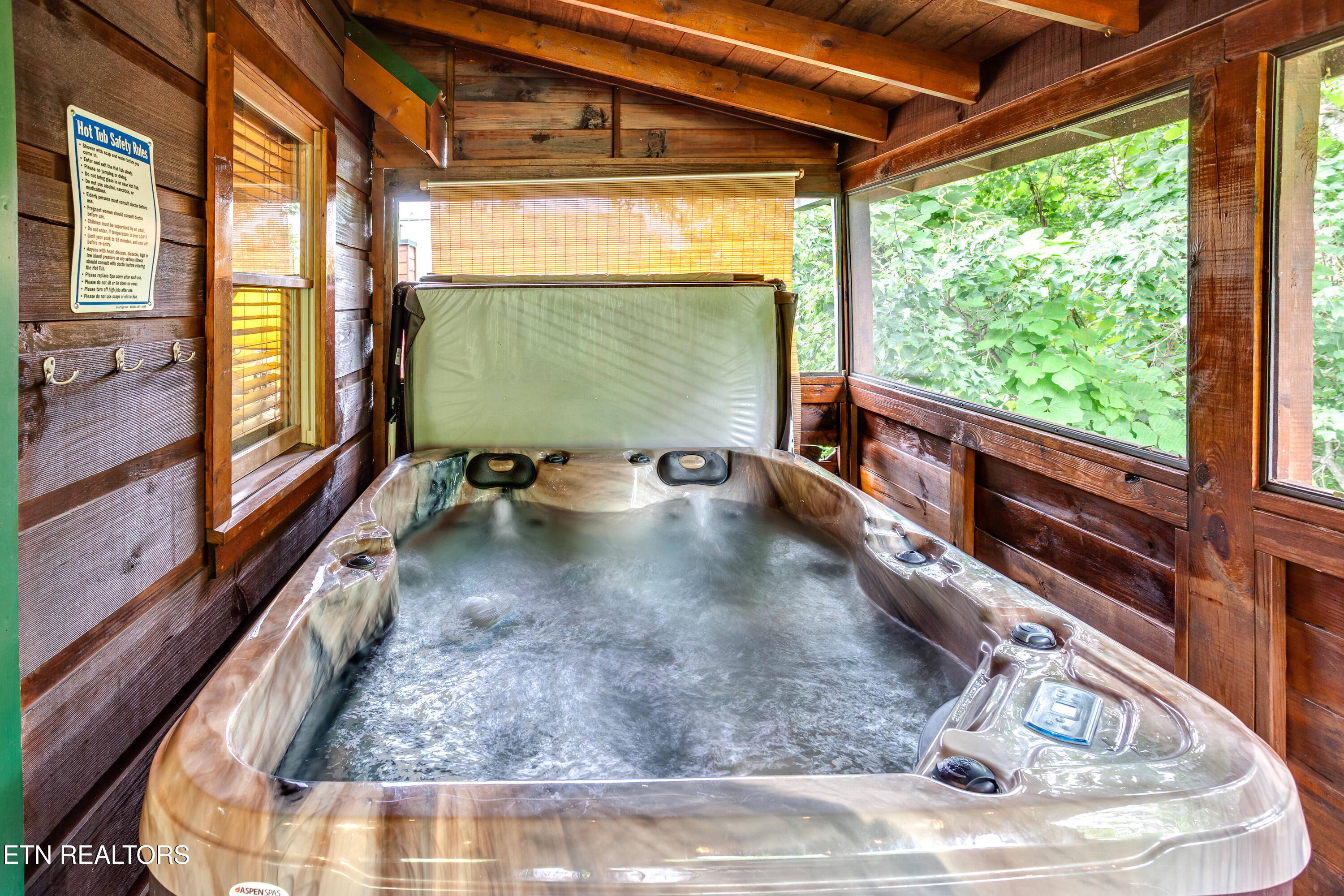 502 Chickasaw Gap Way