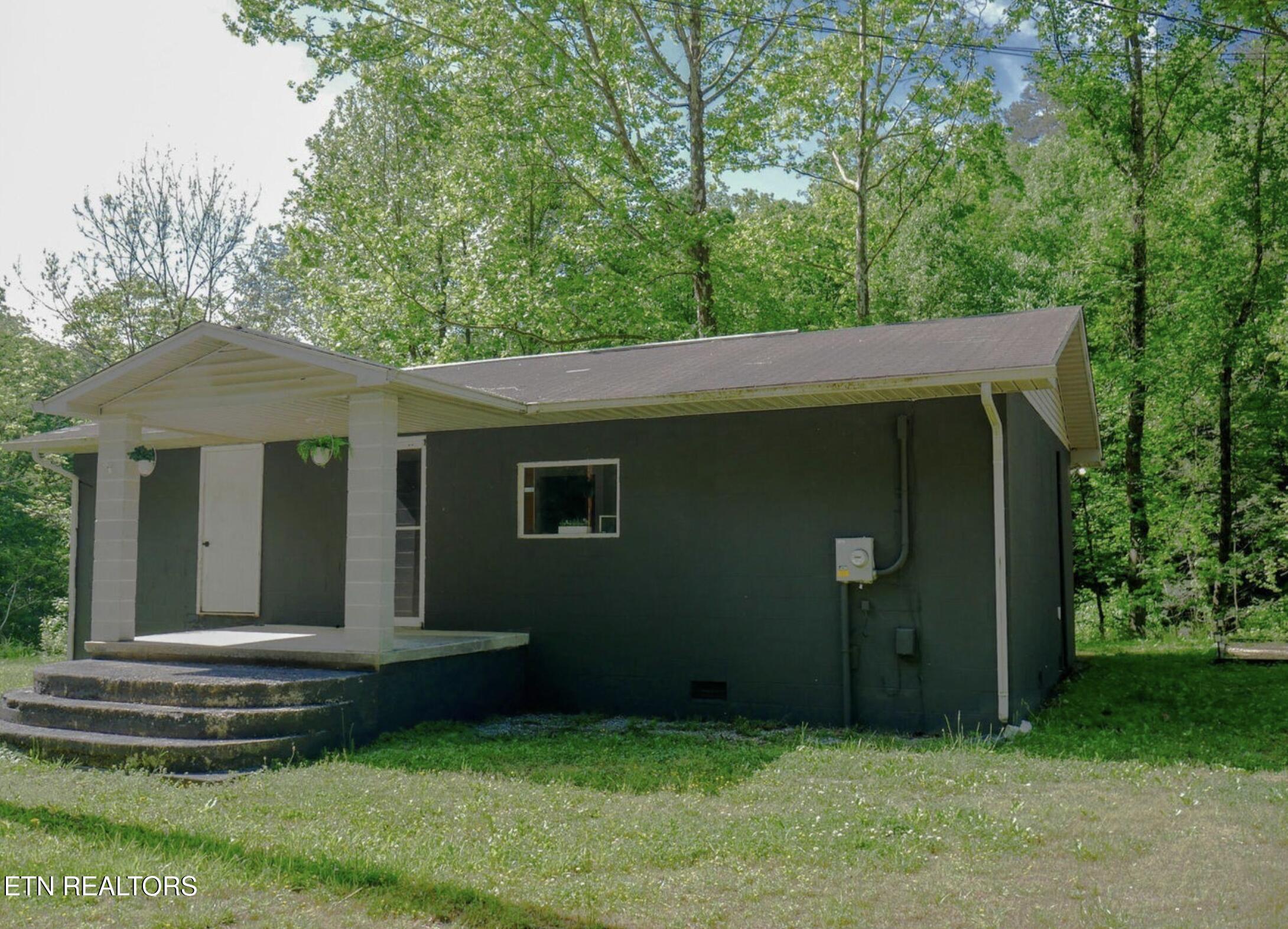 643 Airport Rd