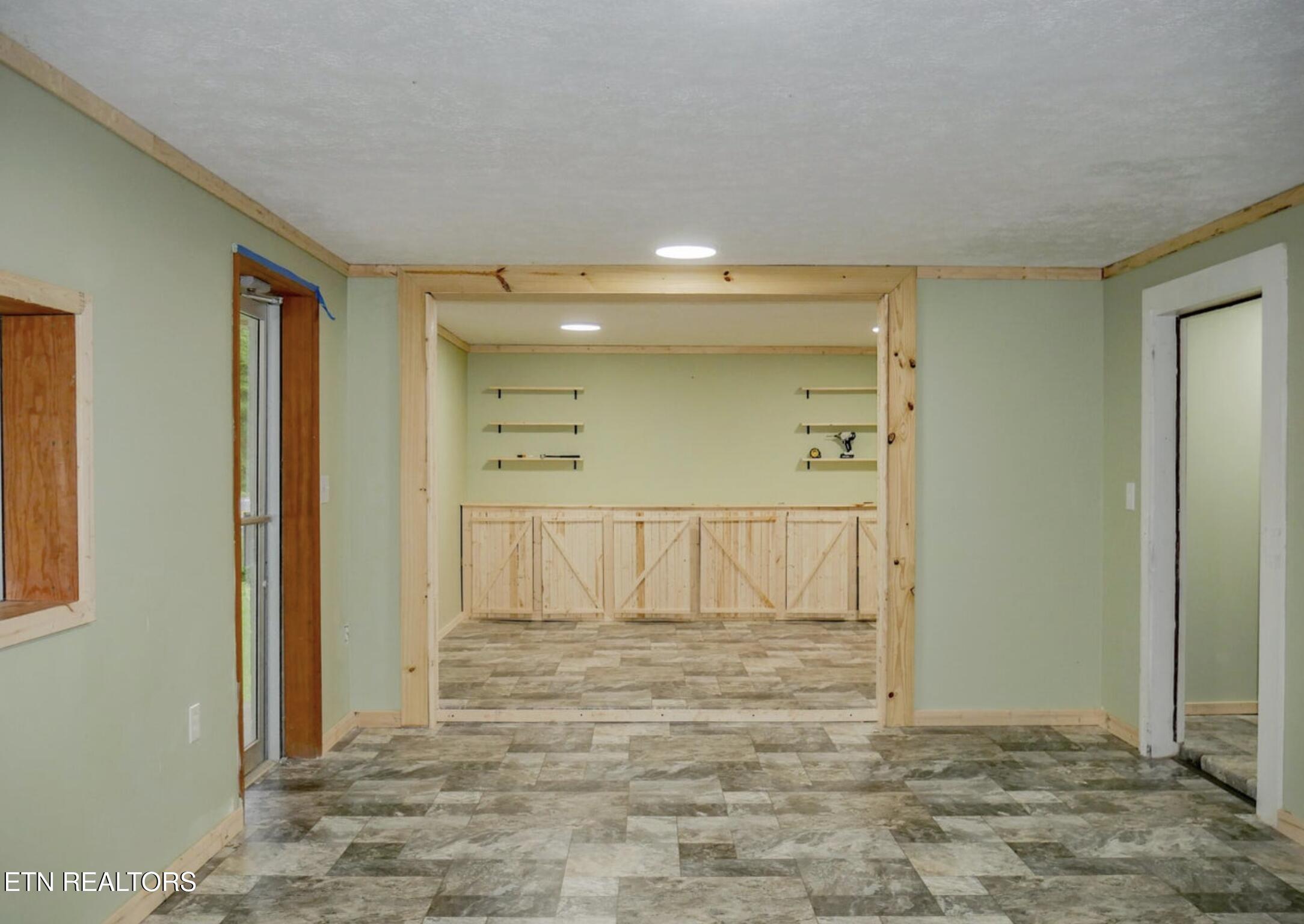 643 Airport Rd