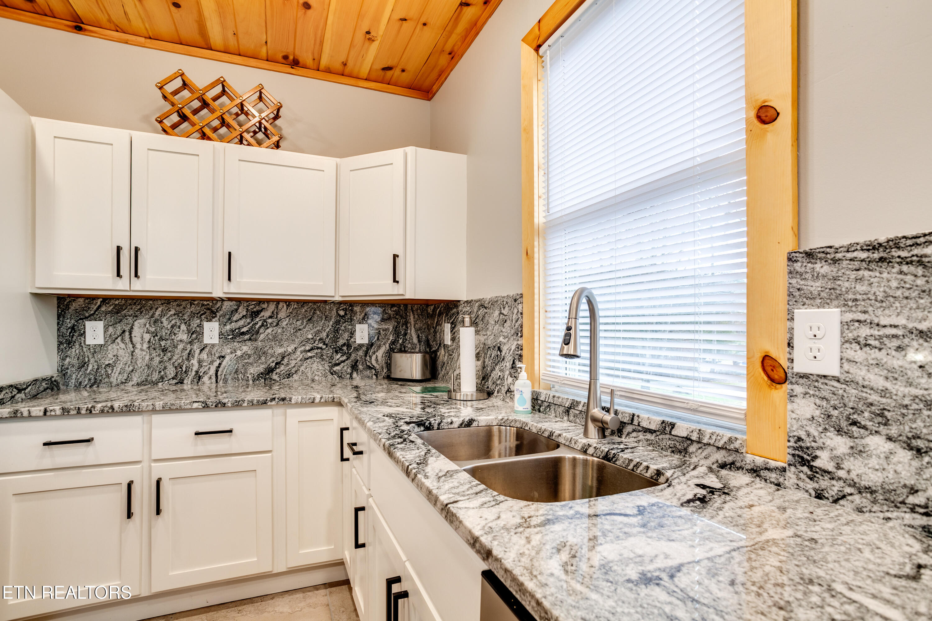 157 Helms Ferry Rd