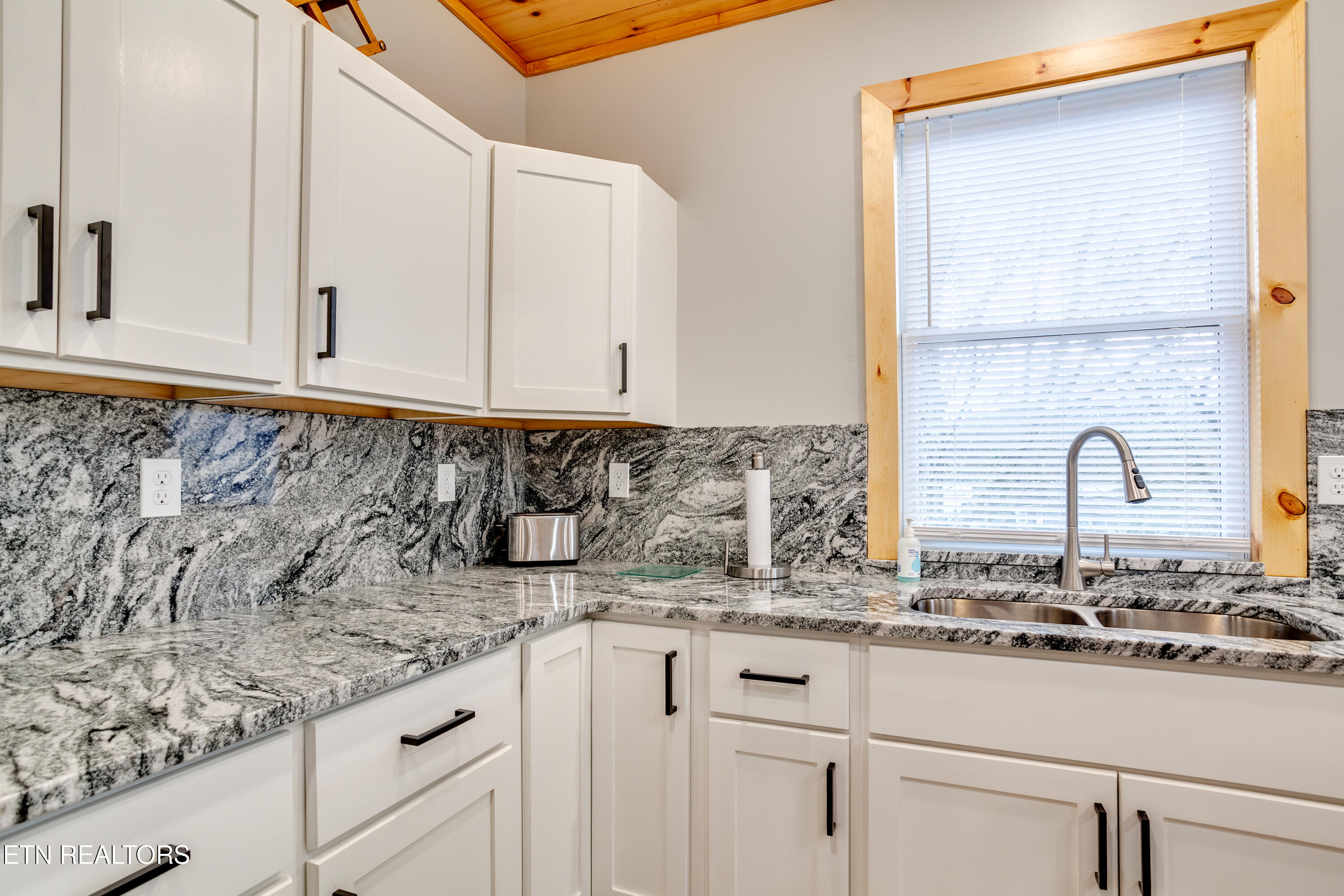 157 Helms Ferry Rd