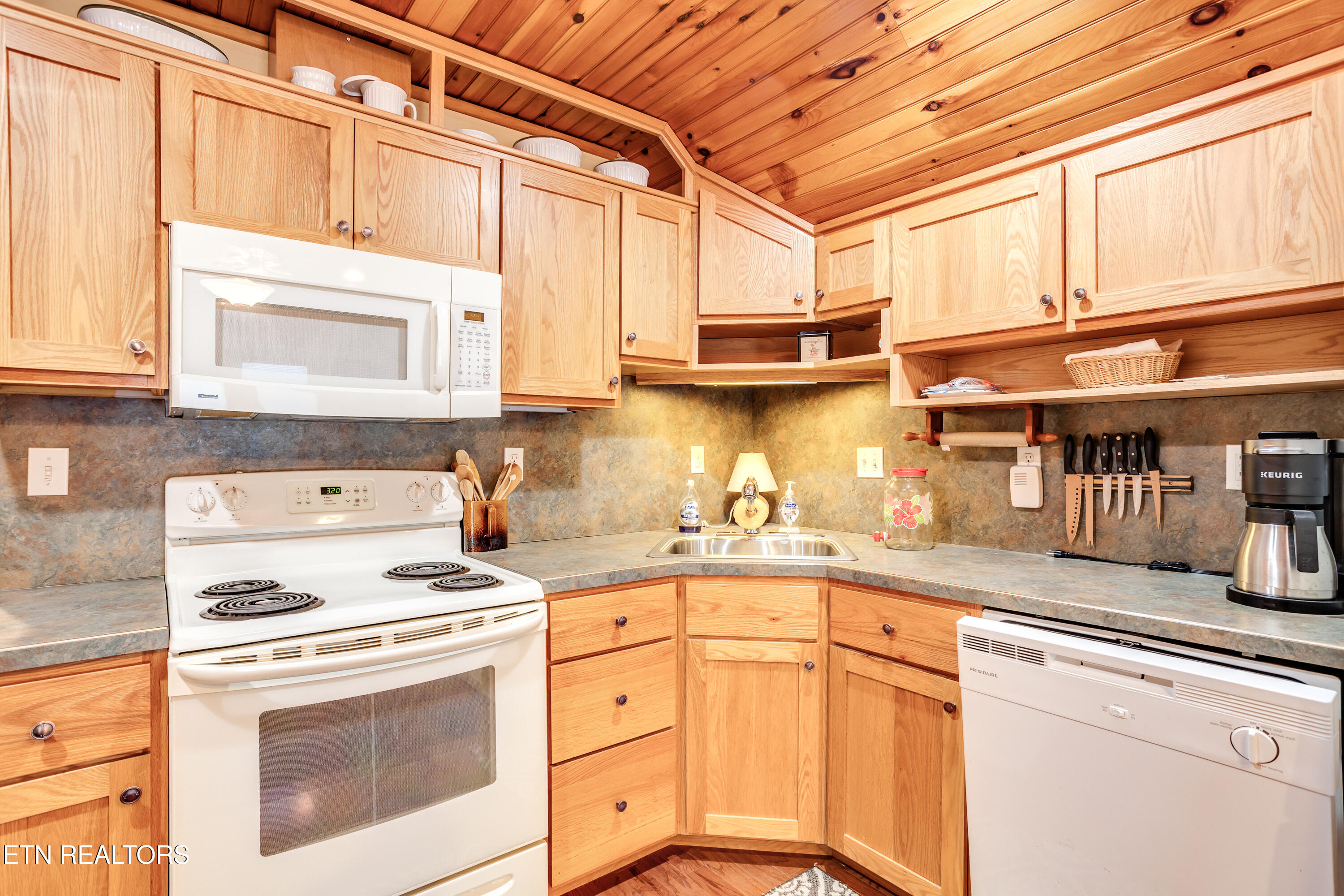 157 Helms Ferry Rd