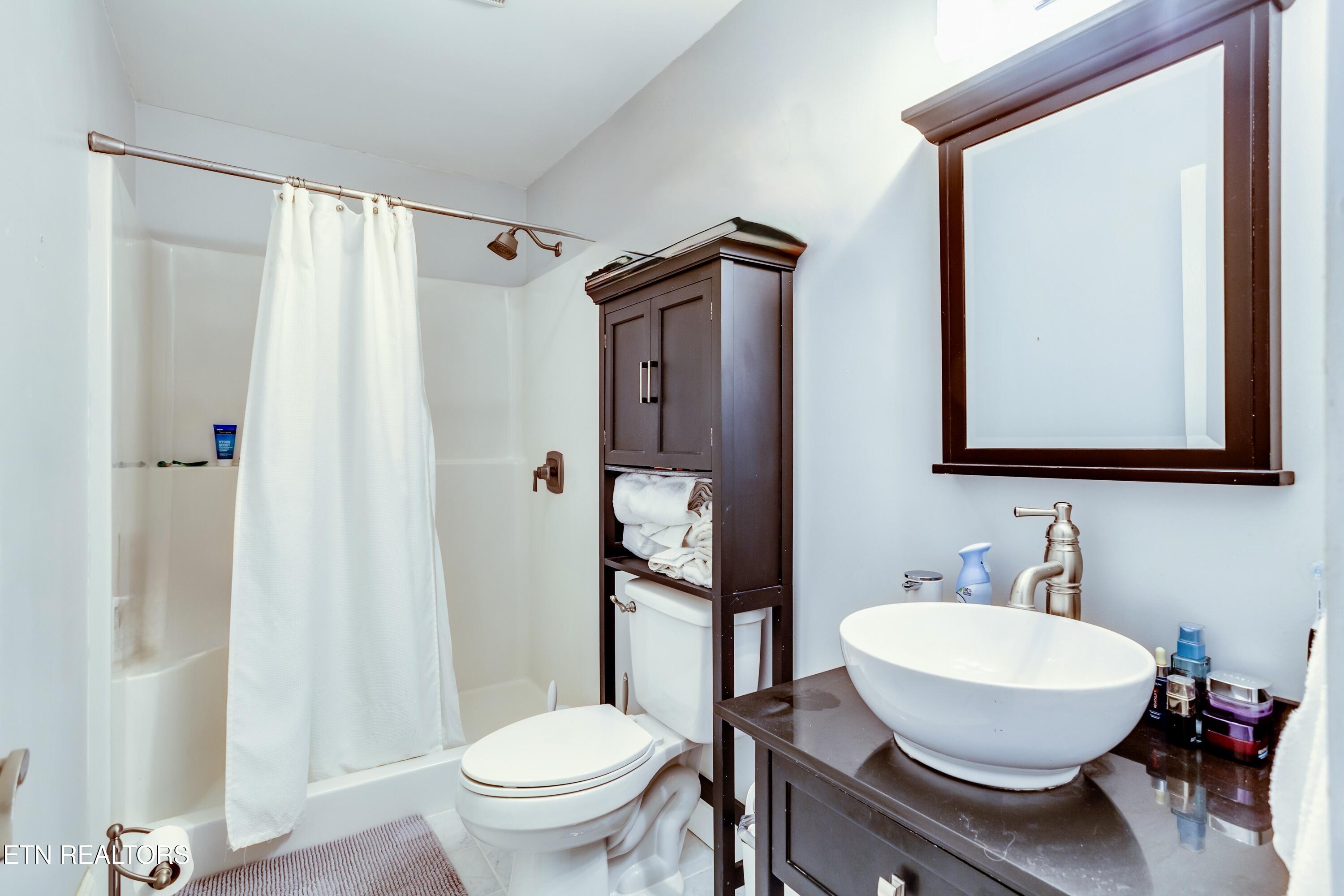 100 Orange Way