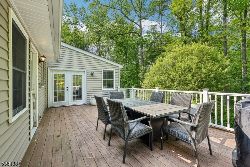 4 Shelter Cove Rd