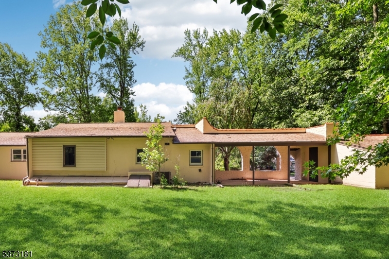 21 Windsor Ln
