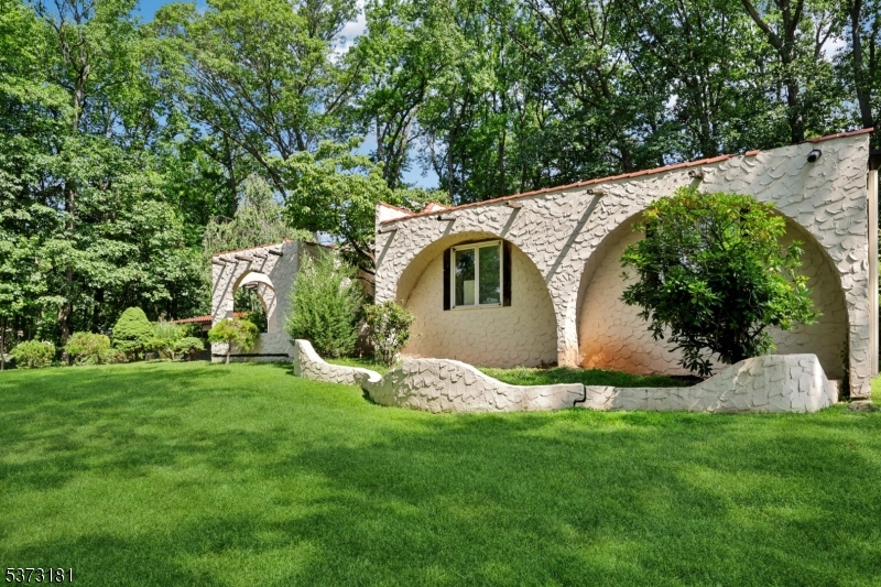 21 Windsor Ln