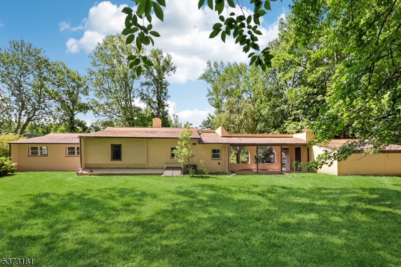 21 Windsor Ln