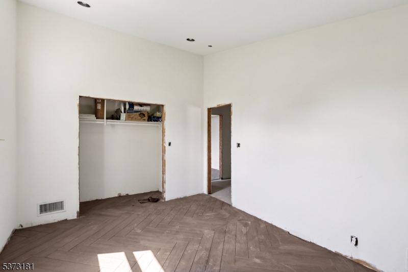 21 Windsor Ln