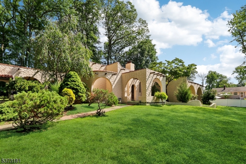 21 Windsor Ln