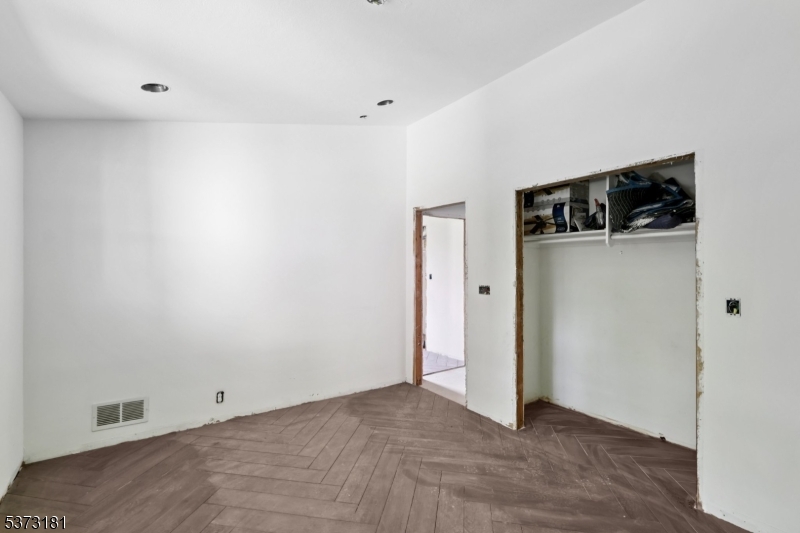 21 Windsor Ln