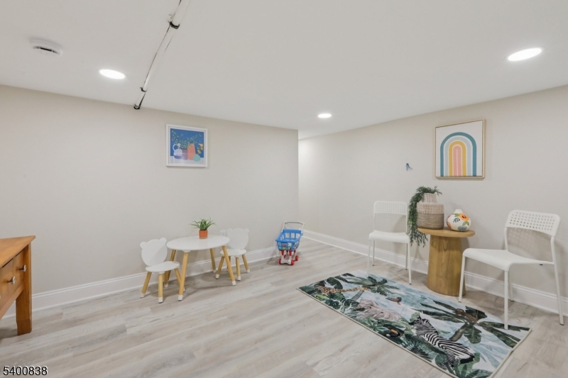 360 Cook Ave