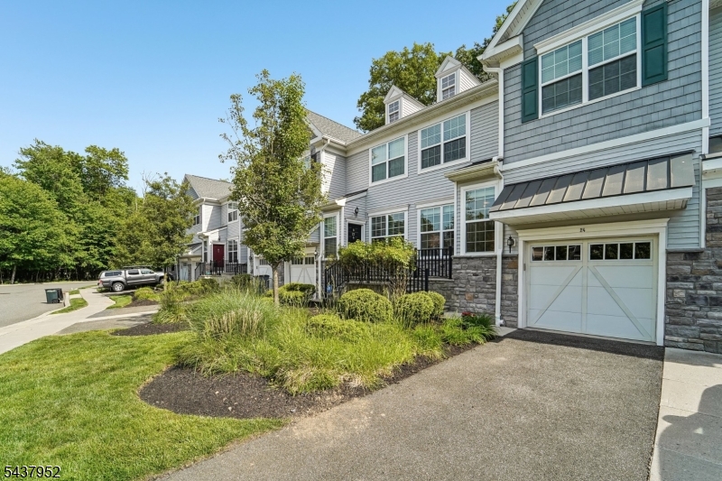 24 Pineview Dr