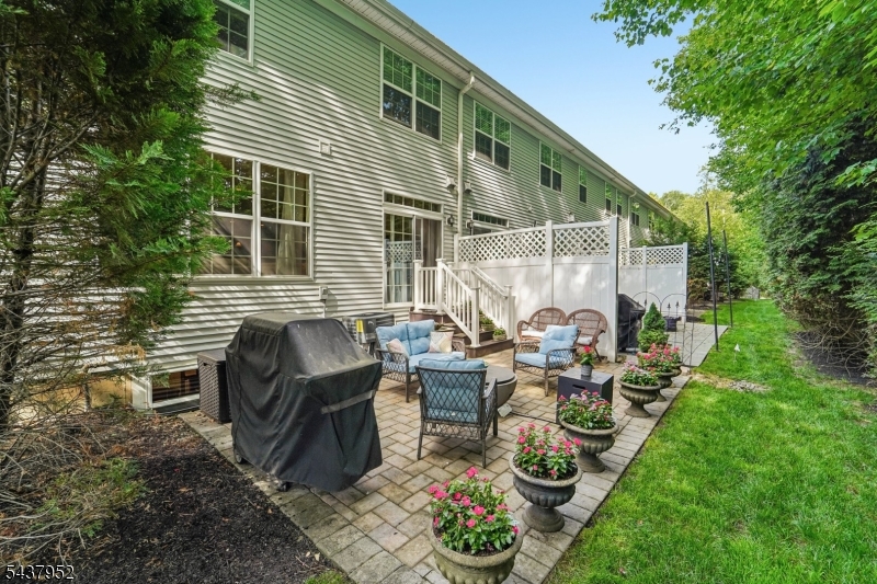 24 Pineview Dr