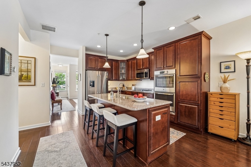 24 Pineview Dr