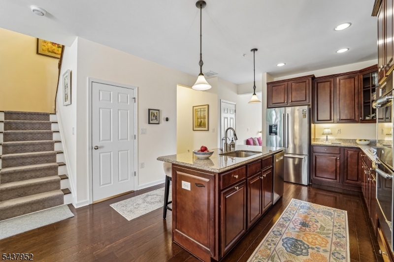 24 Pineview Dr