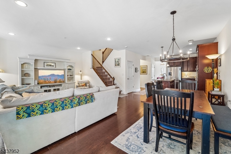 24 Pineview Dr