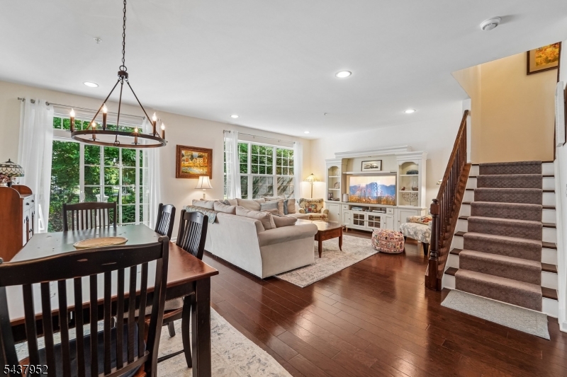 24 Pineview Dr