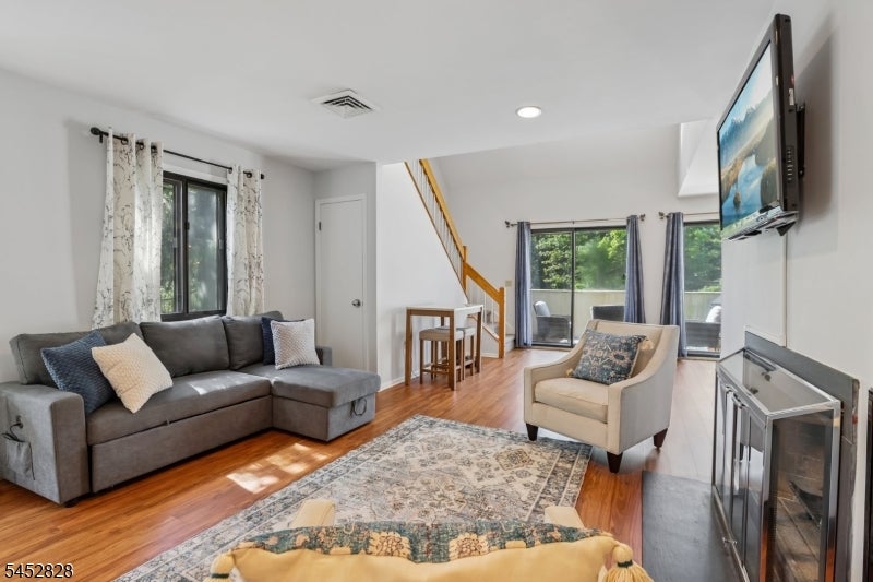 37 Cerone Ct