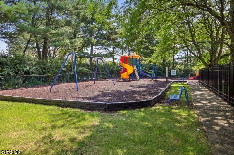 37 Cerone Ct