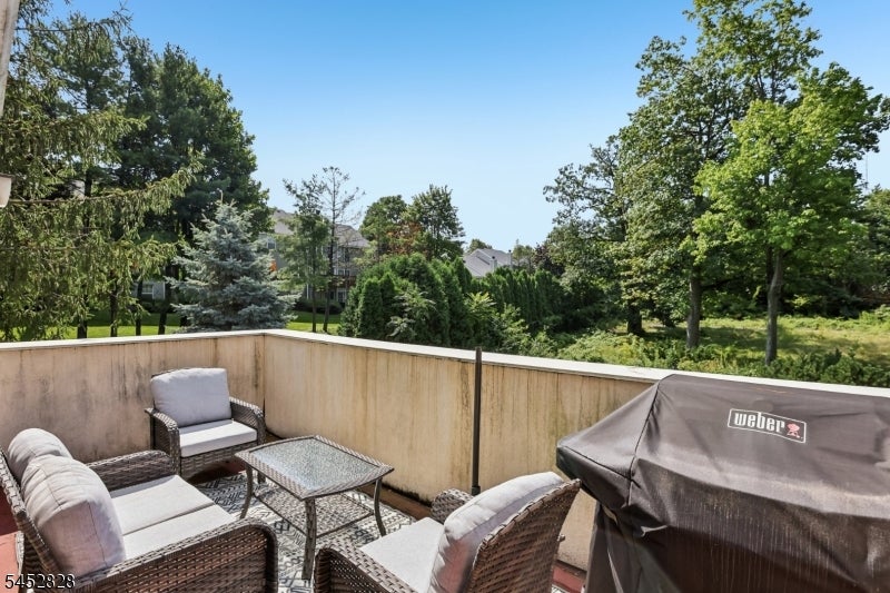 37 Cerone Ct