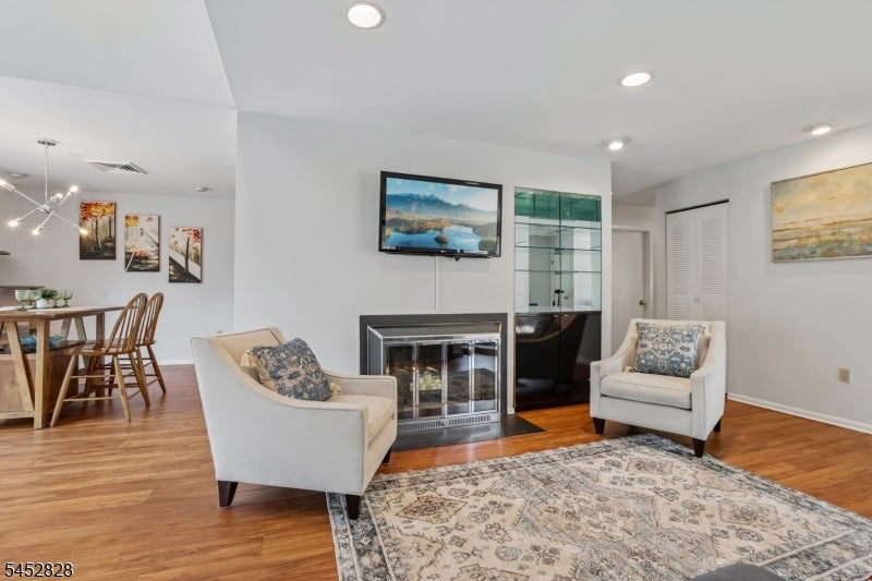 37 Cerone Ct
