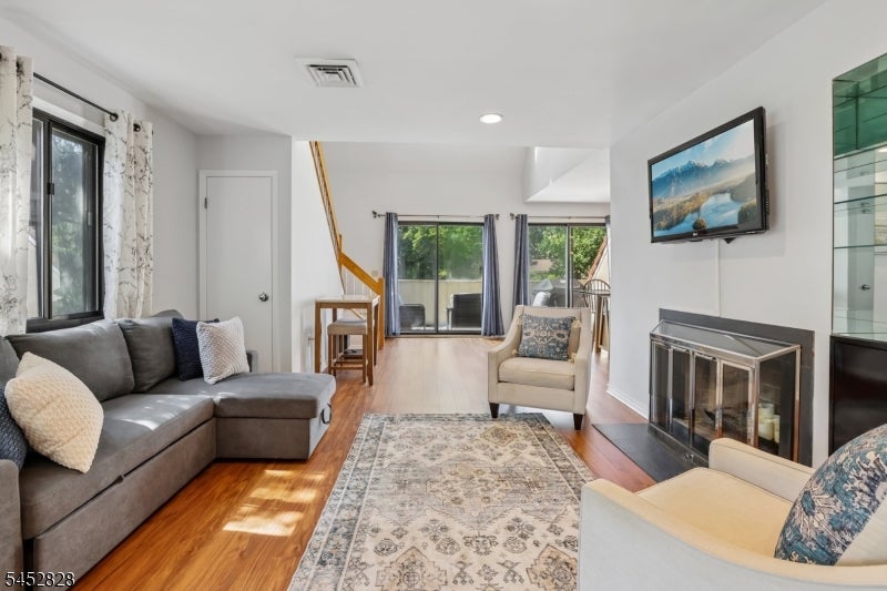 37 Cerone Ct