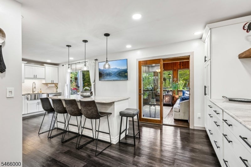 7 Weavers Ln