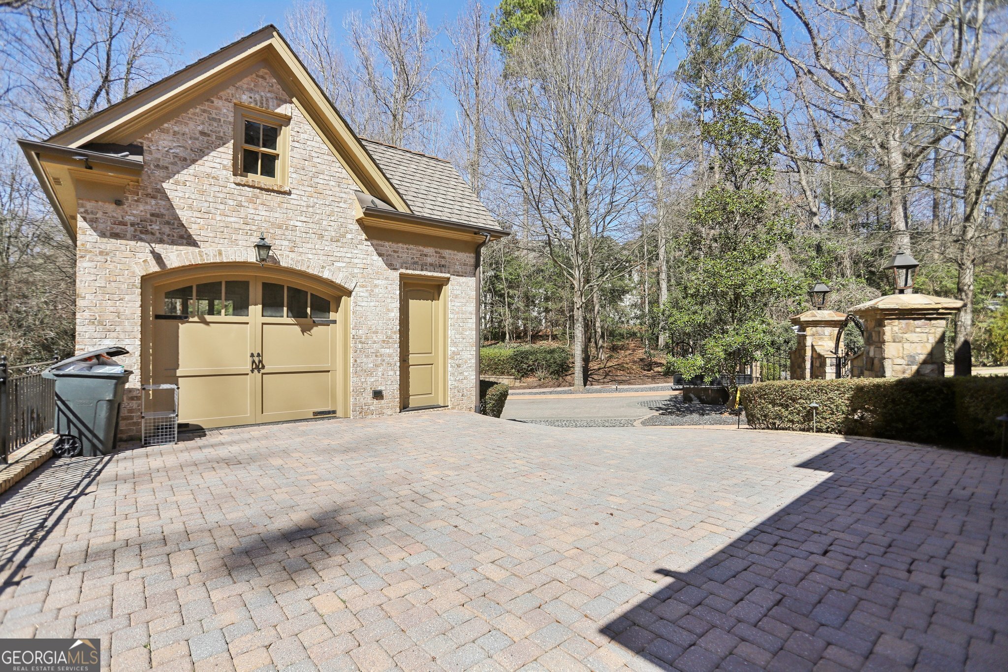 440 Belada Boulevard